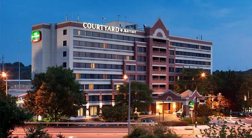 Courtyard Alexandria Old Town/Southwest Hotel Exterior photo